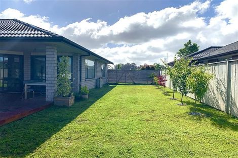 Photo of property in 9 Grove Way, Riverhead, 0820