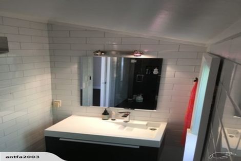 Photo of property in 75 Creswick Terrace, Northland, Wellington, 6012