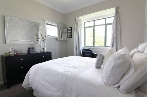 Photo of property in 5 Kowhai Avenue, Ebdentown, Upper Hutt, 5018