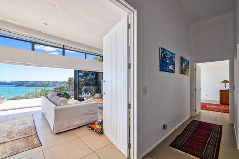 Photo of property in 180 Te Wahapu Road, Russell, 0272