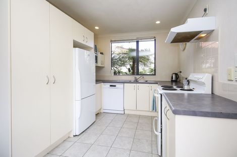 Photo of property in 7 Wheaton Place, Glen Eden, Auckland, 0602