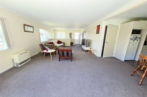 Photo of property in 18 Erlestoke Crescent, Churton Park, Wellington, 6037