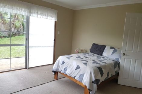 Photo of property in 2/40 Hillcrest Avenue, Hillcrest, Auckland, 0627