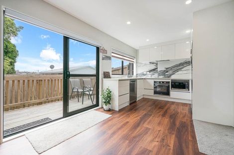 Photo of property in 11d Kimdale Place, Totara Heights, Auckland, 2105