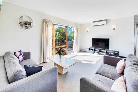 Photo of property in 1/2a Carlisle Road, Browns Bay, Auckland, 0630