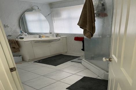 Photo of property in 12 Portadown Avenue, Pakuranga Heights, Auckland, 2010