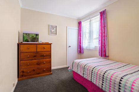 Photo of property in 11 Paton Avenue, Te Atatu South, Auckland, 0610