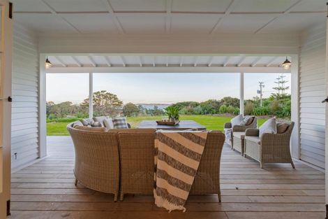 Photo of property in 203 Cape Rodney Road, Leigh, 0985