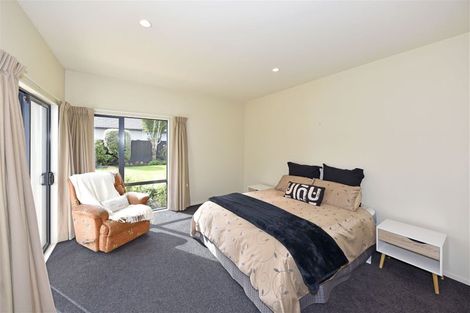 Photo of property in 8 Janal Place, Northwood, Christchurch, 8051