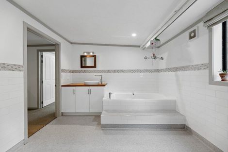 Photo of property in 976 Mapara Road, Kinloch, Taupo, 3385