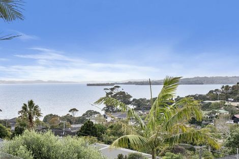 Photo of property in 1/7 Colmar Road, Mellons Bay, Auckland, 2014