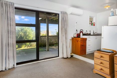 Photo of property in 34 Sievers Grove, Cannons Creek, Porirua, 5024