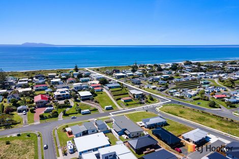 Photo of property in 48 Hanlen Avenue, Waihi Beach, 3611