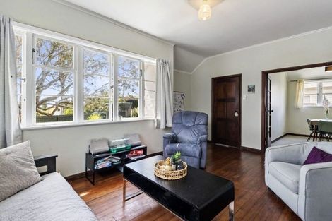 Photo of property in 325 Lake Road, Hauraki, Auckland, 0622