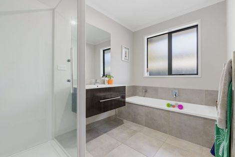 Photo of property in 279 Dixon Road, Fitzroy, Hamilton, 3206