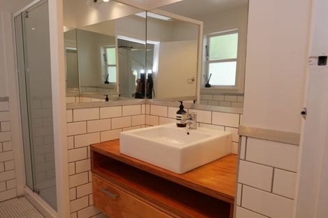 Photo of property in 16 Renown Road, Raumati South, Paraparaumu, 5032