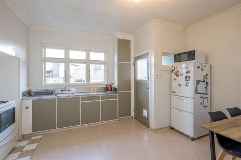 Photo of property in 6 Queenwood Road, Levin, 5510