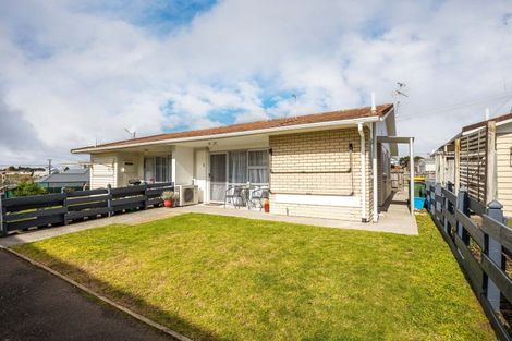 Photo of property in 232a Carrington Street, Vogeltown, New Plymouth, 4310