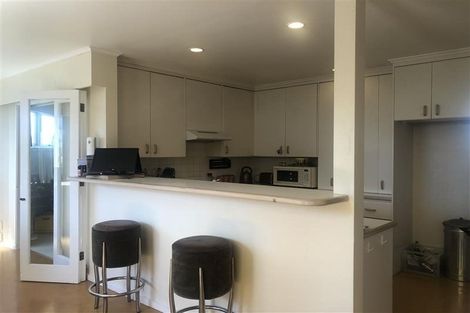 Photo of property in 95 Ocean View Road, Hillcrest, Auckland, 0627