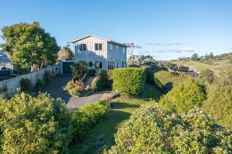 Photo of property in 4 Robertson Street, Raglan, 3225