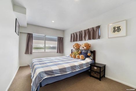 Photo of property in 31 Royal Road, Massey, Auckland, 0614