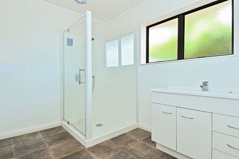 Photo of property in 44a Edgewater Parade, Waiuku, 2123