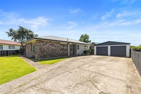 Photo of property in 1 Emery Place, Papamoa Beach, Papamoa, 3118