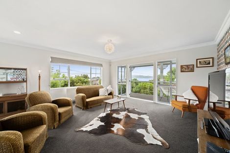 Photo of property in 4 Ingle Avenue, Waipahihi, Taupo, 3330