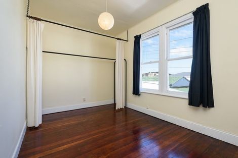 Photo of property in 2 Howard Street, Mount Cook, Wellington, 6021