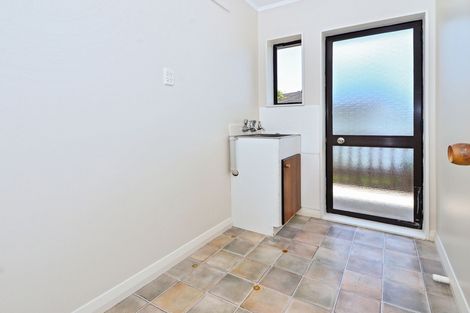 Photo of property in 44a Edgewater Parade, Waiuku, 2123