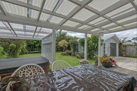 Photo of property in 10 Mahoe Avenue, Takaro, Palmerston North, 4410