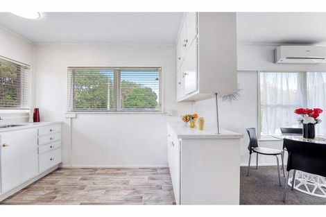 Photo of property in 2/28 Windy Ridge Road, Glenfield, Auckland, 0629