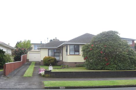 Photo of property in 11 Trafalgar Street, Westown, New Plymouth, 4310