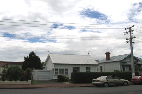 Photo of property in 241 Point Chevalier Road, Point Chevalier, Auckland, 1022