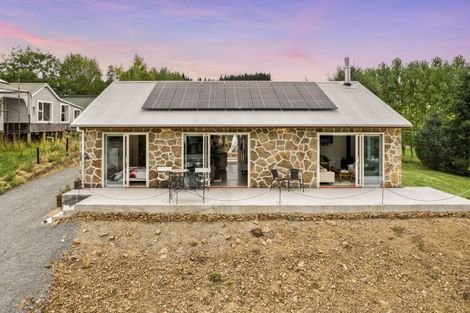 Photo of property in 26 Irvine Street, Lawrence, 9532