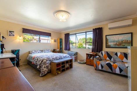 Photo of property in 12 Windsor Street, Dannevirke, 4930