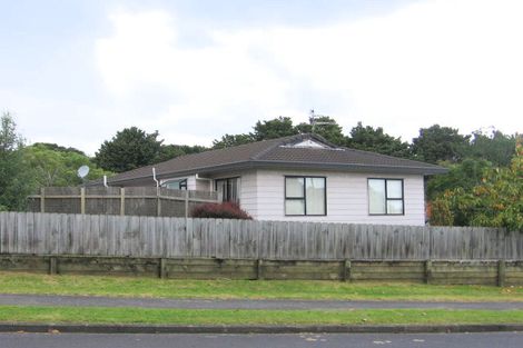 Photo of property in 8 Hakea Place, Totara Heights, Auckland, 2105