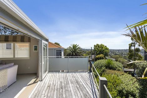 Photo of property in 1/80 Knights Road, Rothesay Bay, Auckland, 0630