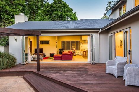 Photo of property in 2 Pastoral Lane, Hokowhitu, Palmerston North, 4410