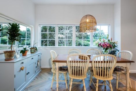 Photo of property in 33 Outlook Road, Greenhithe, Auckland, 0632