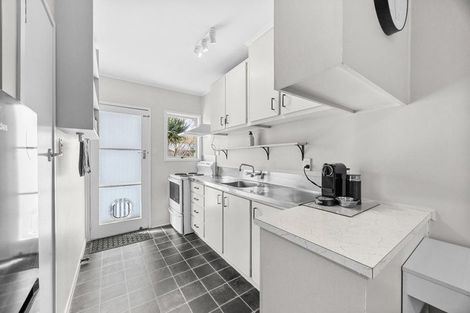 Photo of property in 5/19 Bayside Avenue, Te Atatu Peninsula, Auckland, 0610