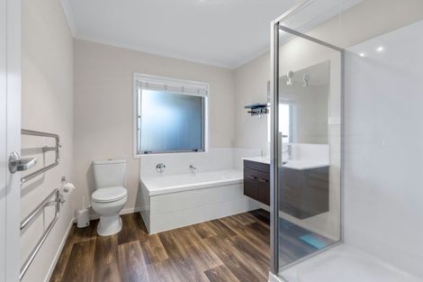 Photo of property in 269 Lakes Boulevard, Pyes Pa, Tauranga, 3112