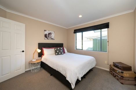 Photo of property in 81 Kensington Drive, Taradale, Napier, 4112
