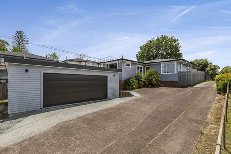 Photo of property in 32 Links Road, New Lynn, Auckland, 0600