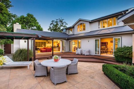 Photo of property in 2 Pastoral Lane, Hokowhitu, Palmerston North, 4410