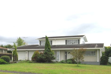 Photo of property in 6 Bernleigh Terrace, West Harbour, Auckland, 0618