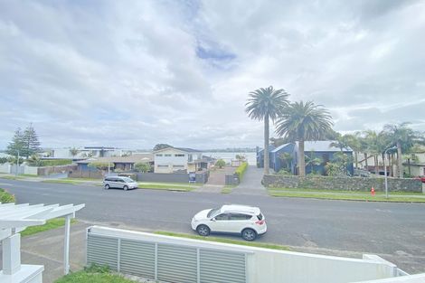 Photo of property in 1/7 Musick Point Road, Bucklands Beach, Auckland, 2012