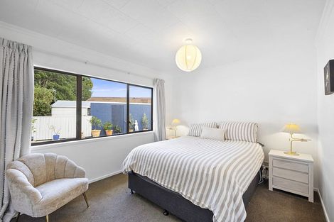 Photo of property in 17 Kipling Drive, Whalers Gate, New Plymouth, 4310