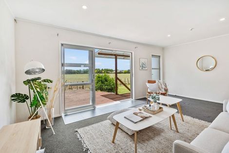 Photo of property in 15 Lowburn Avenue, Waipu, 0510