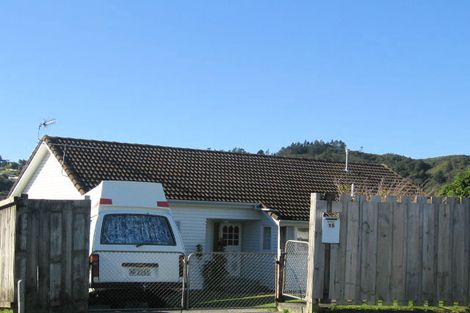 Photo of property in 15 Clapham Grove, Stokes Valley, Lower Hutt, 5019